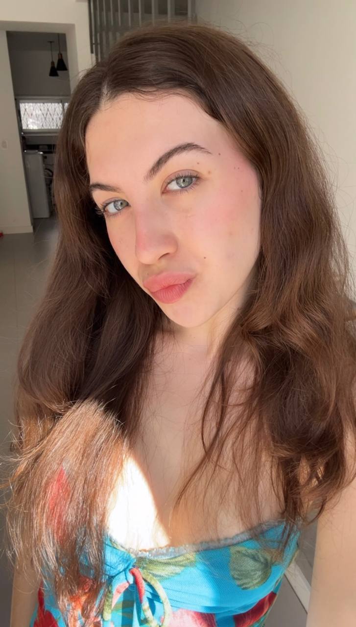 Nude girl Amber in Rangoon