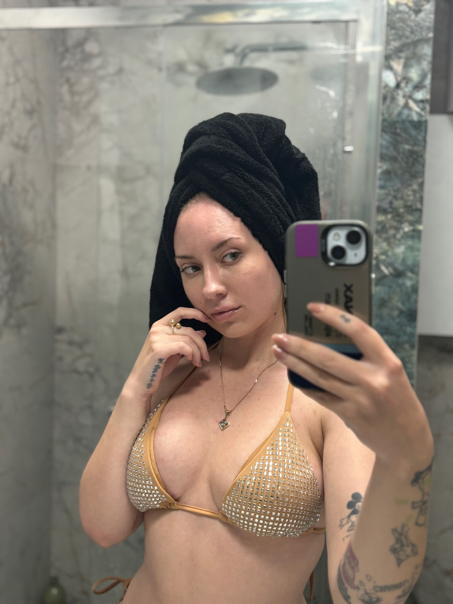 Nude girl KateV in Rangoon