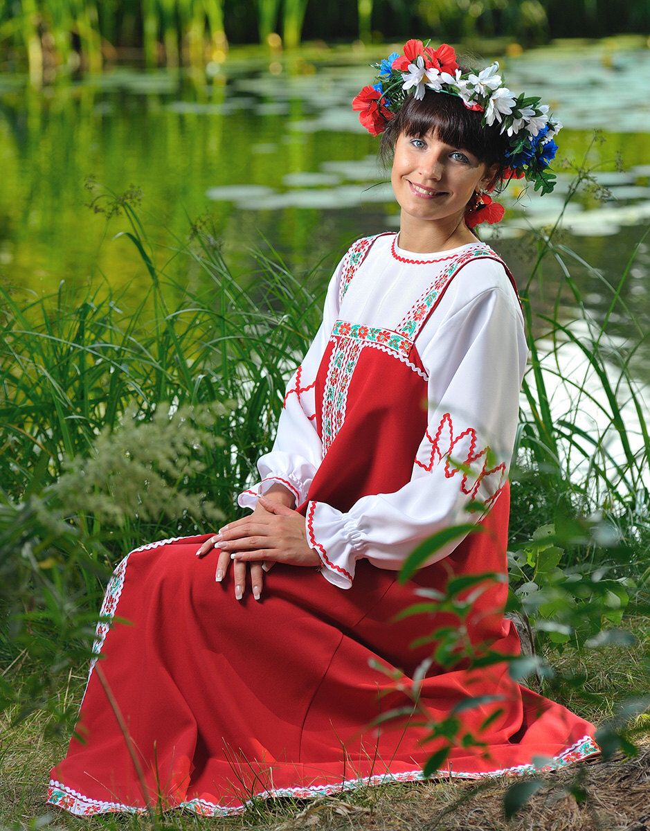 Beautiful girl Girls in Slavic costumes in Rangoon